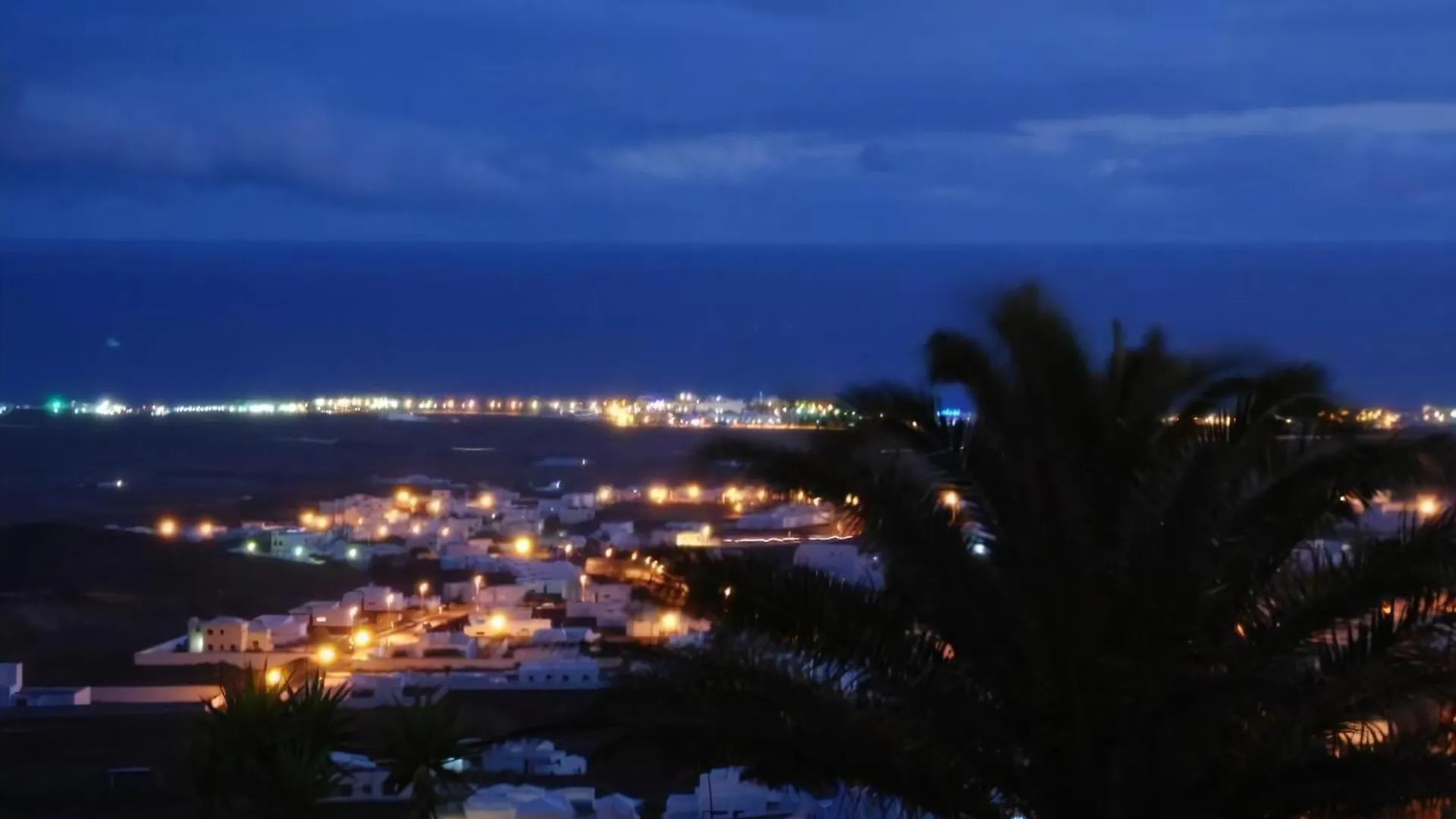Apartment Grosses Appartement Mit Meerblick Auf Lanzarote Tias