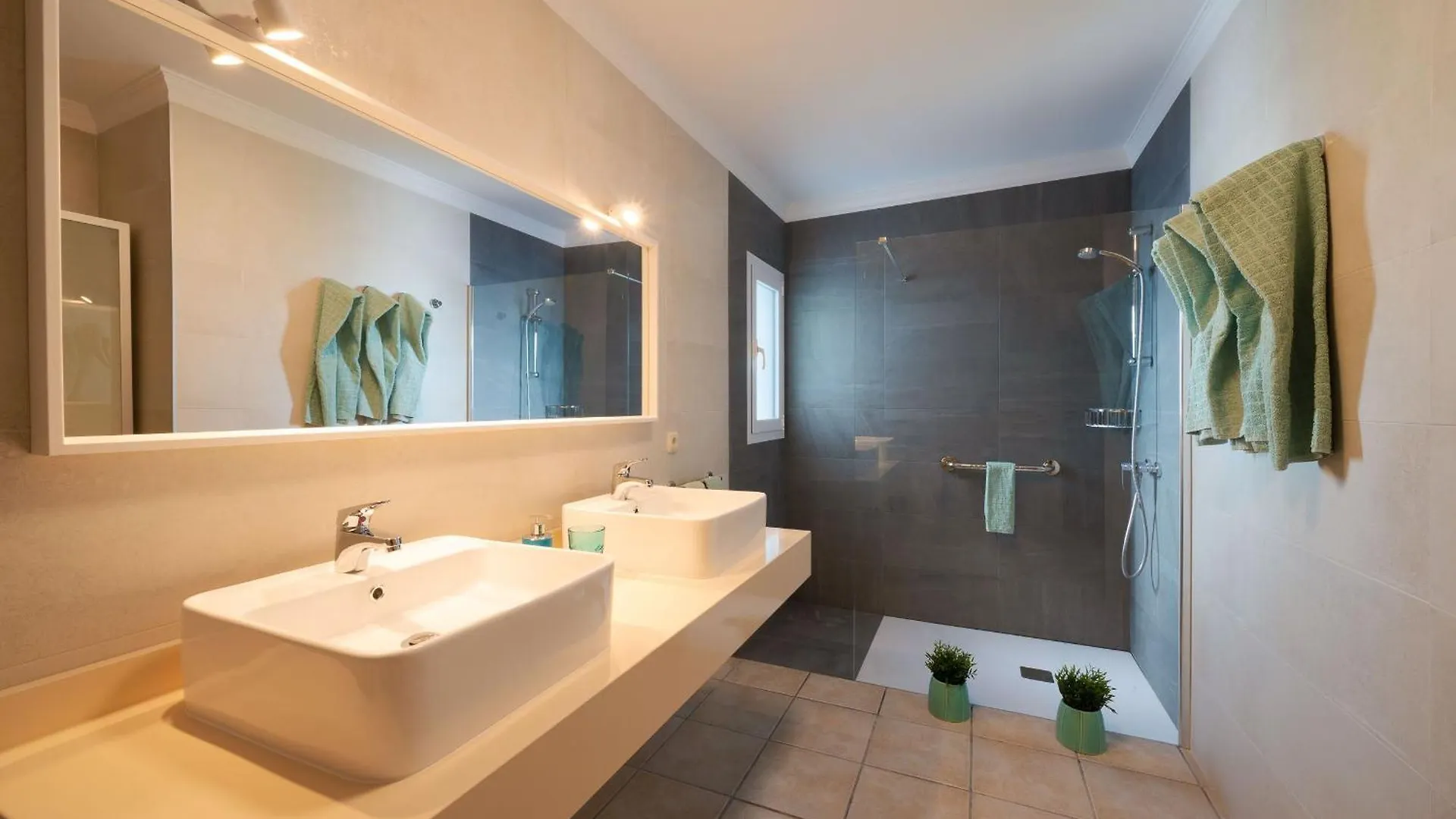 Grosses Appartement Mit Meerblick Auf Lanzarote Tias 0*,