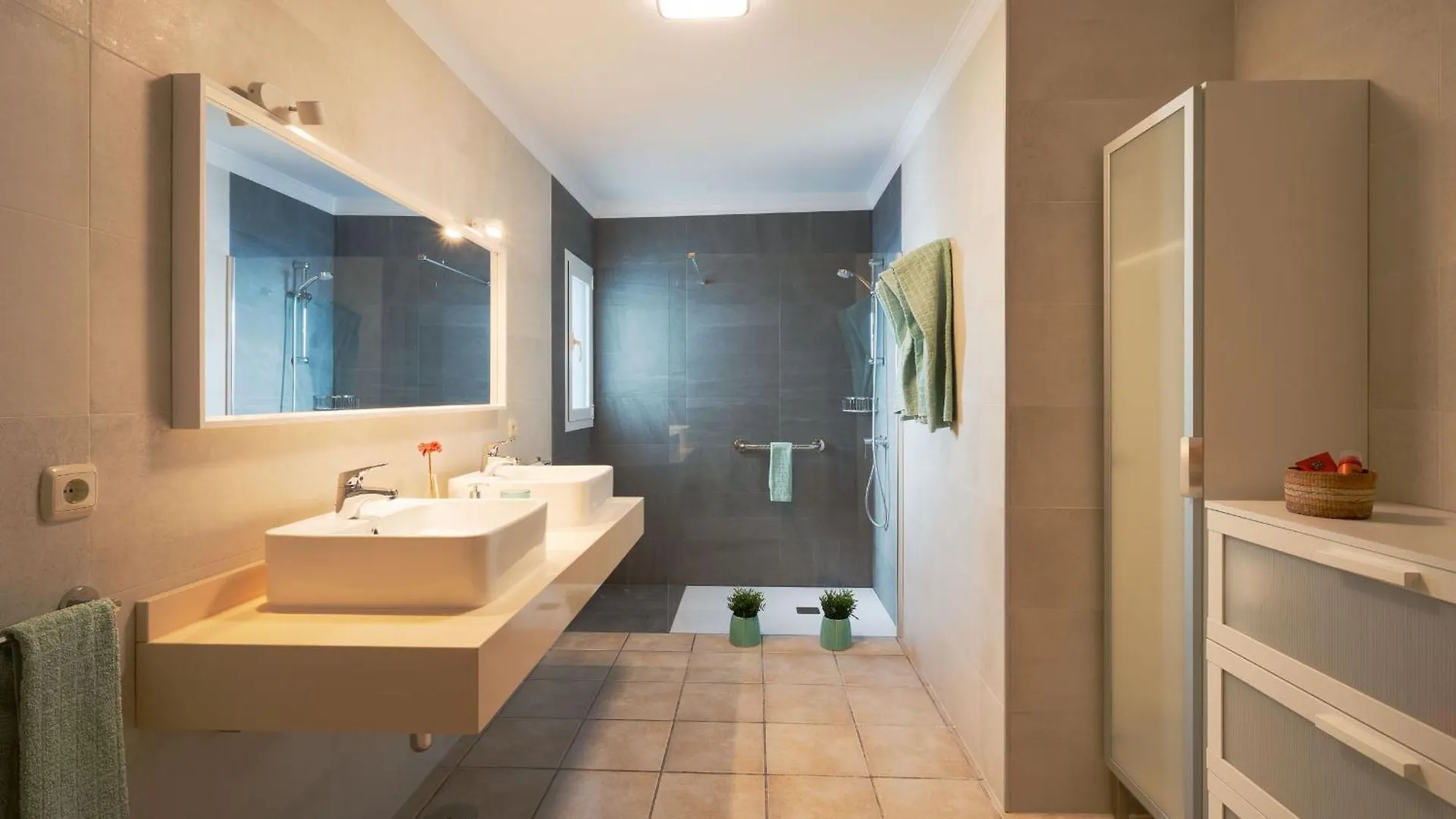 Apartment Grosses Appartement Mit Meerblick Auf Lanzarote Tias