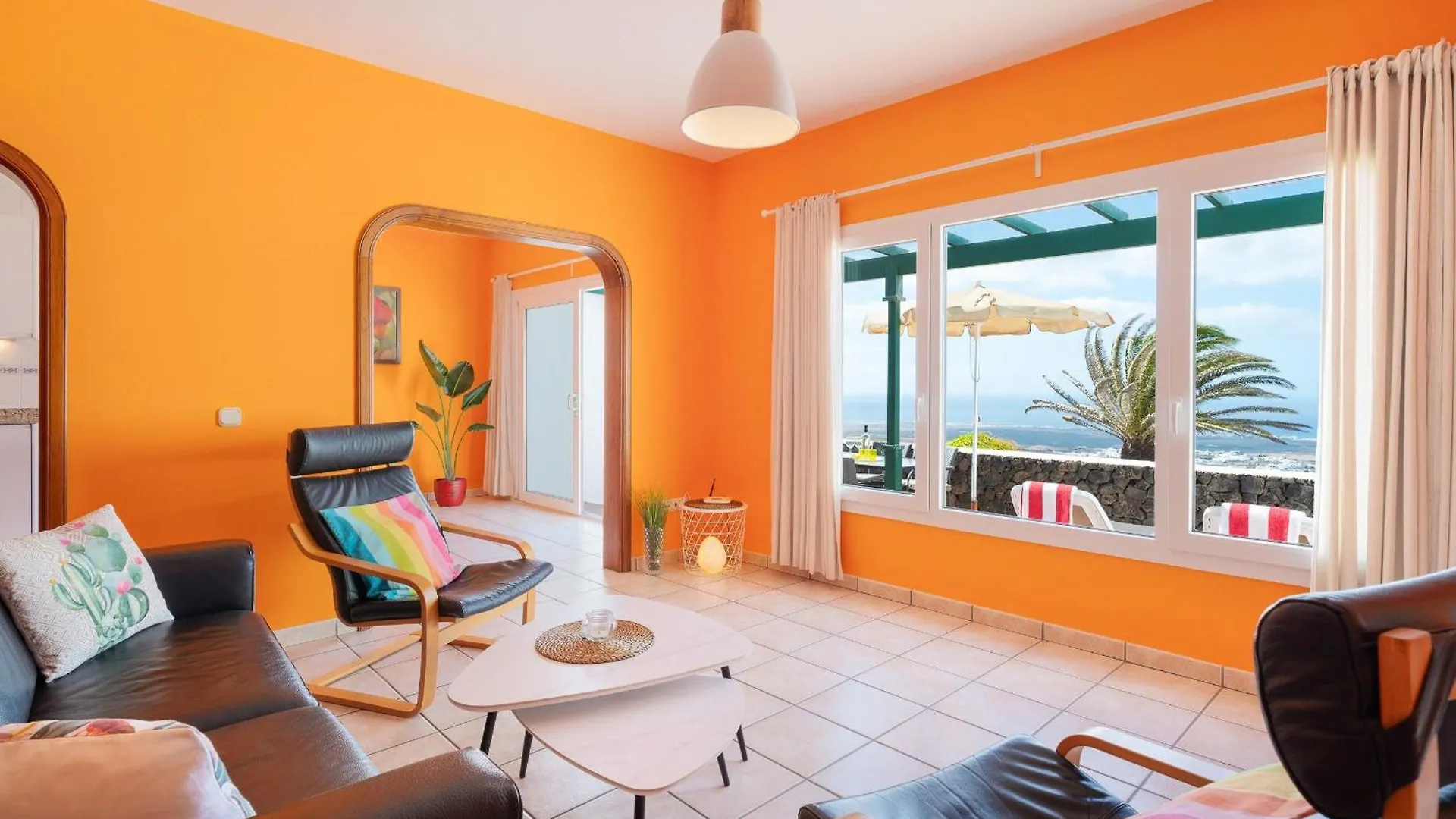 Apartment Grosses Appartement Mit Meerblick Auf Lanzarote Tias Spain
